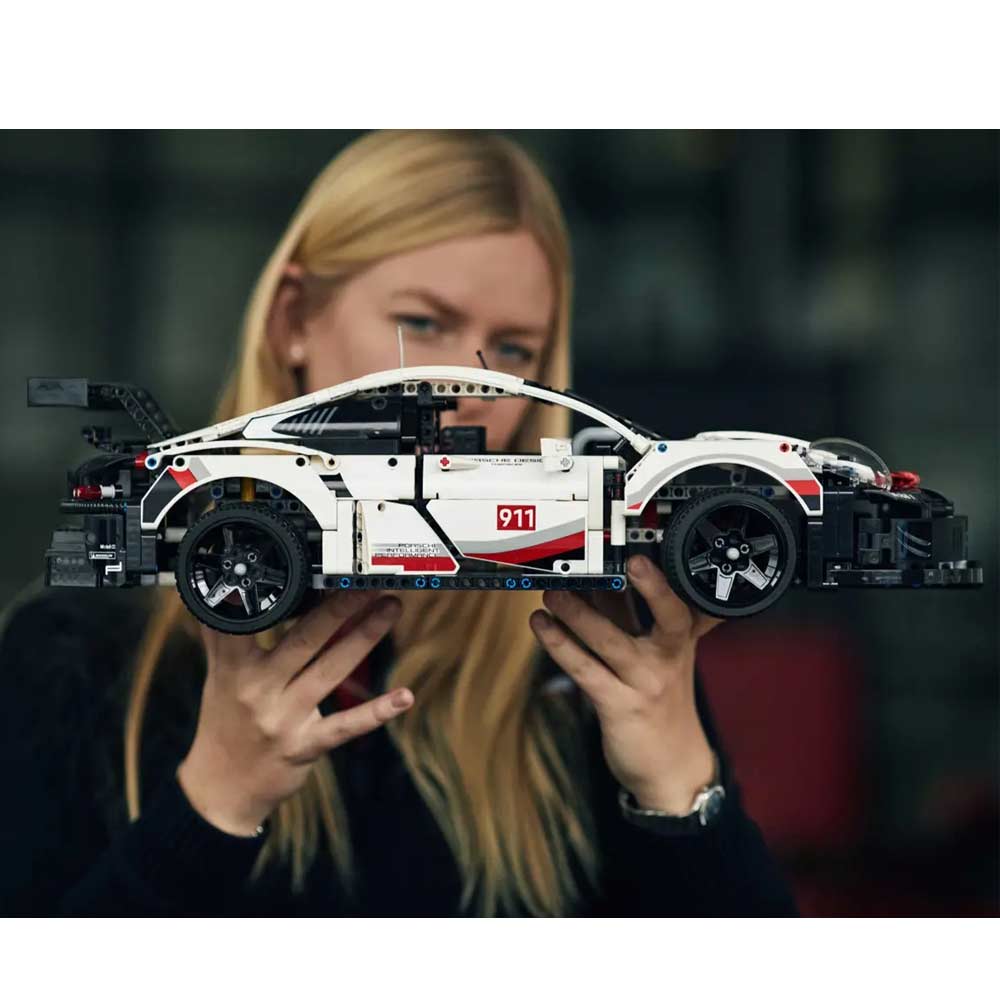لگو-42096-پورشه-Porsche-911-RSR-سری-تکنیک-در-دست2