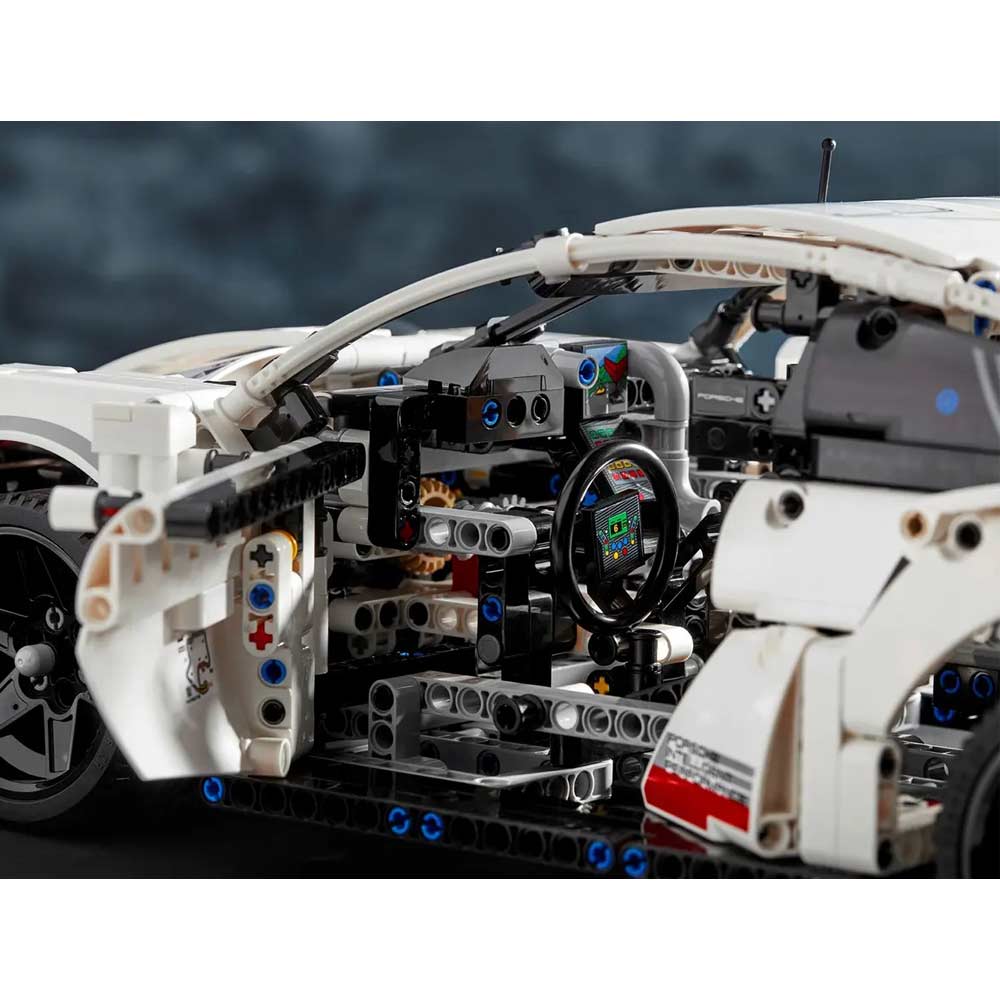 لگو-42096-پورشه-Porsche-911-RSR-سری-تکنیک-نمای-داخل-کابین