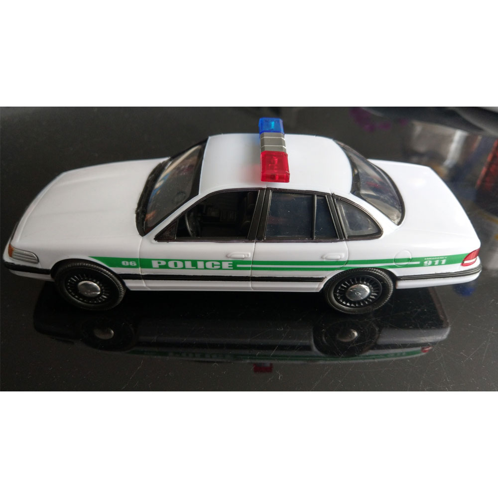 ساختنی-ریول-مدل-ماشین-پلیس-فورد-کد-06112---سرهم-شده5